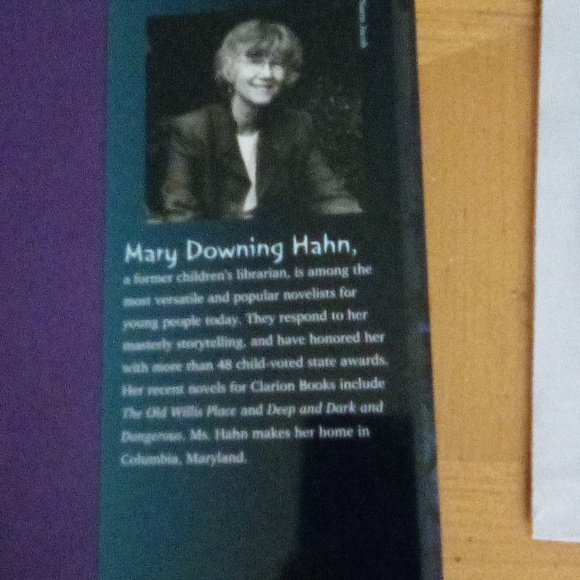 Book - Thriller - Closed For The Season by Mary Downing Hahn - Picture 3 of 3